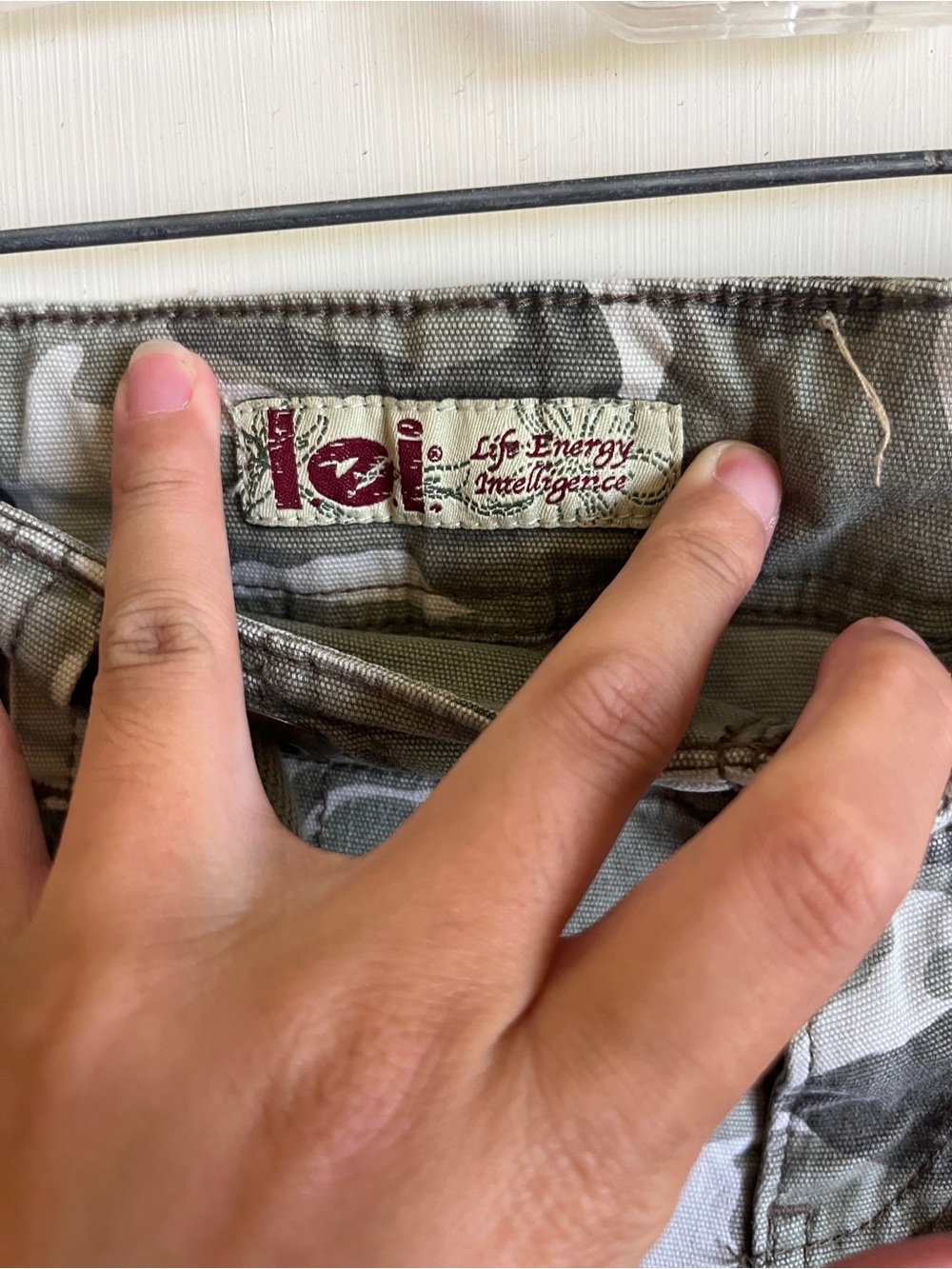 Vintage lei women’s low rise Camouflage Cargo Pants - Olive Camo - Picture 2 of 6